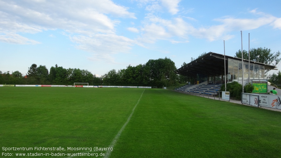 Moosinning, Sportzentrum Fichtenstraße