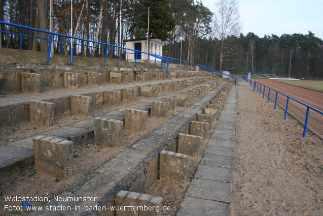 Waldstadion, Neukloster