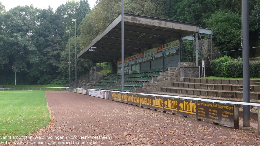 Jahnkampfbahn (Walder Stadion), Solingen